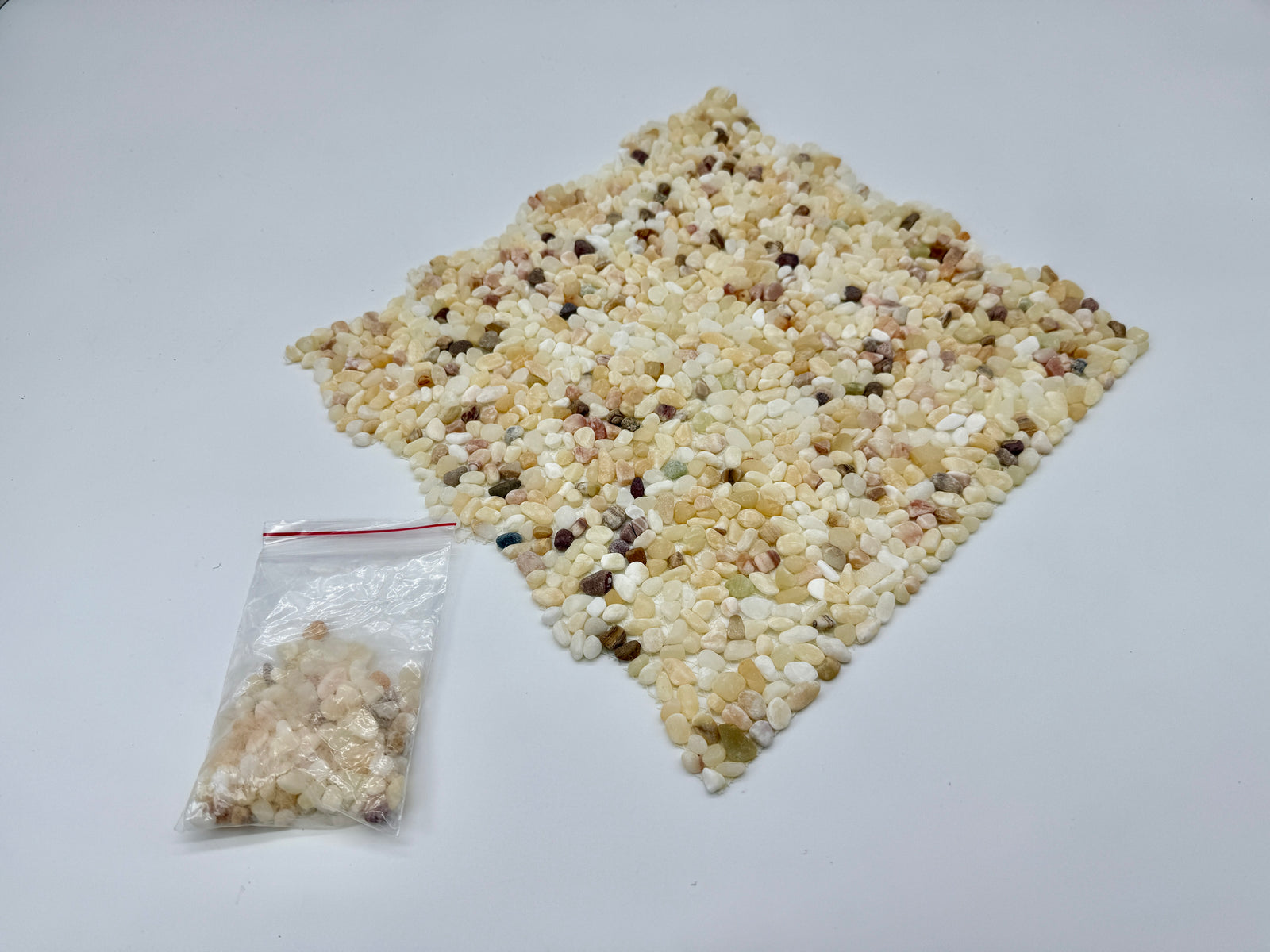 洗い出しシート 801(White jade stone) 2分 7-9mm 11枚入＋予備石/約1㎡ 1辺直線